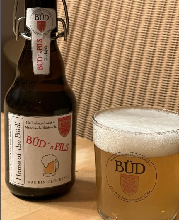 Büd Pils im Büd Glas